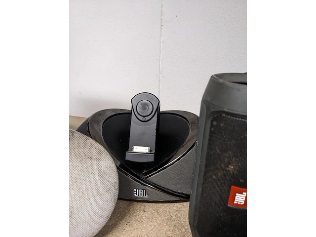 Partij jbl boxen en airpods - afbeelding 3 van  16