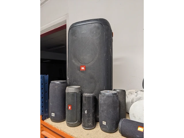 Partij jbl boxen en airpods - afbeelding 7 van  16