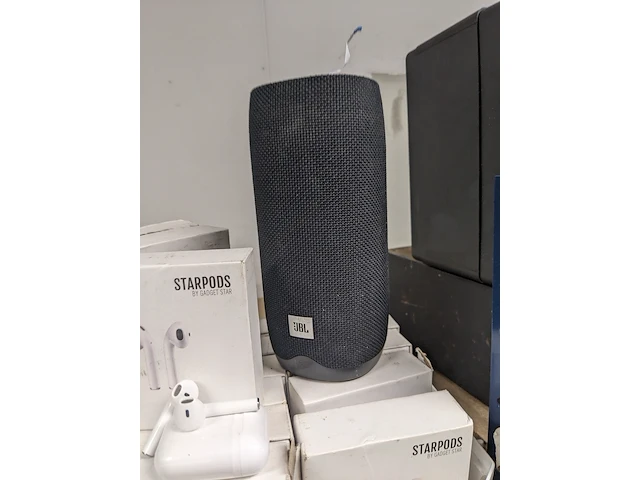 Partij jbl boxen en airpods - afbeelding 11 van  16