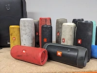 Partij jbl boxen en airpods - afbeelding 12 van  16