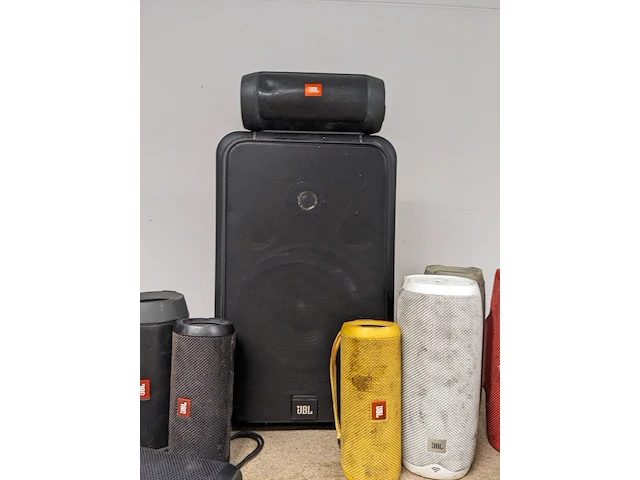 Partij jbl boxen en airpods - afbeelding 16 van  16