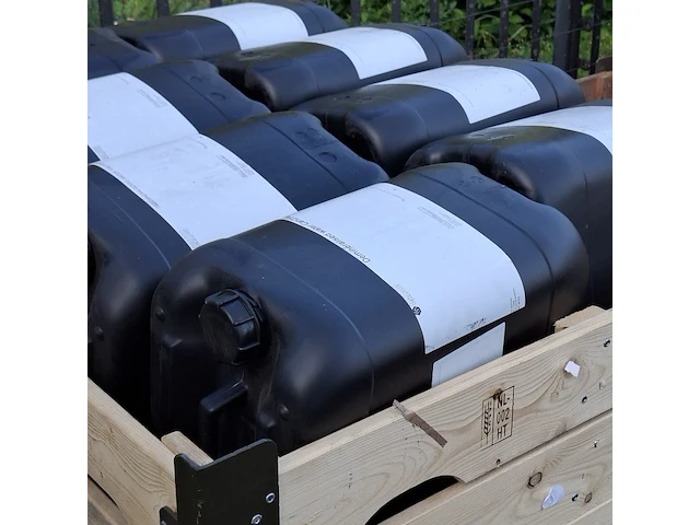 Partij jerrycans (leeg) - afbeelding 3 van  7