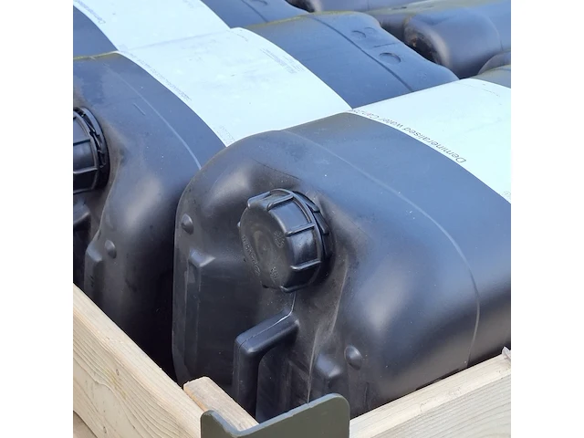 Partij jerrycans (leeg) - afbeelding 4 van  7