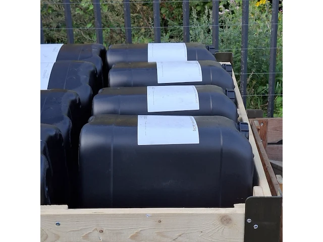 Partij jerrycans (leeg) - afbeelding 6 van  7