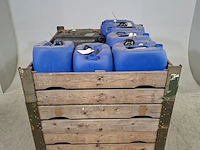 Partij jerrycans (leeg) - afbeelding 1 van  7