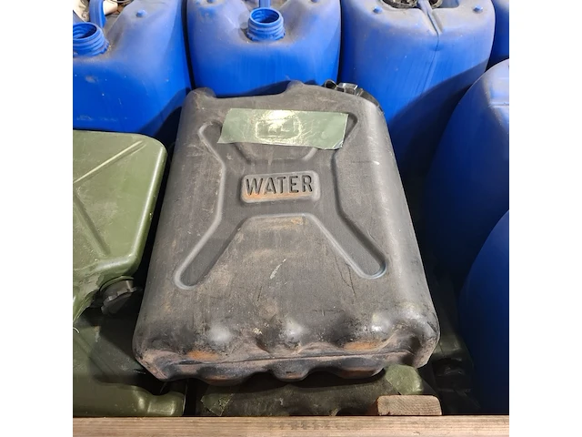Partij jerrycans (leeg) - afbeelding 4 van  7