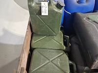 Partij jerrycans (leeg) - afbeelding 5 van  7