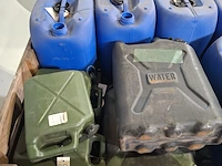 Partij jerrycans (leeg) - afbeelding 7 van  7
