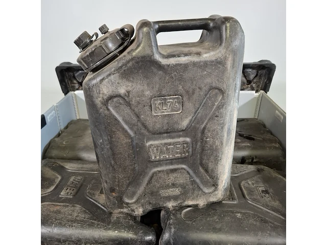 Partij jerrycans - afbeelding 3 van  8