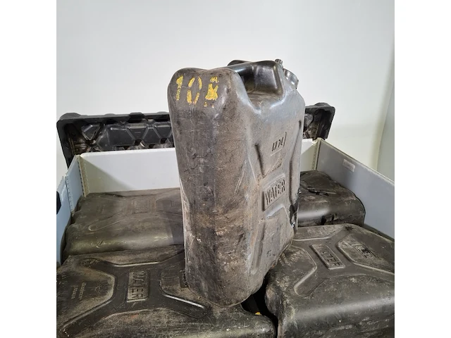 Partij jerrycans - afbeelding 4 van  8