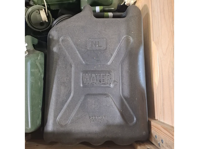 Partij jerrycans - afbeelding 3 van  4