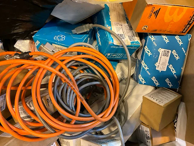 Partij kabels en installatie materiaal - afbeelding 3 van  11