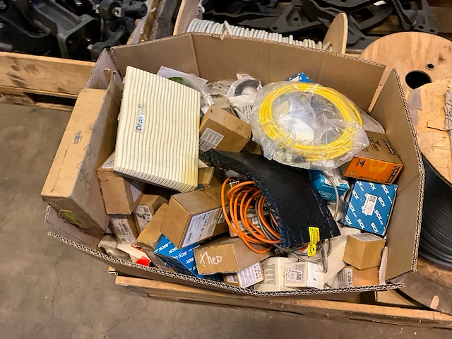 Partij kabels en installatie materiaal - afbeelding 10 van  11