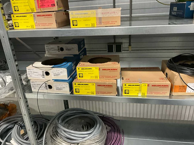 Partij kabels en snoeren - afbeelding 13 van  24