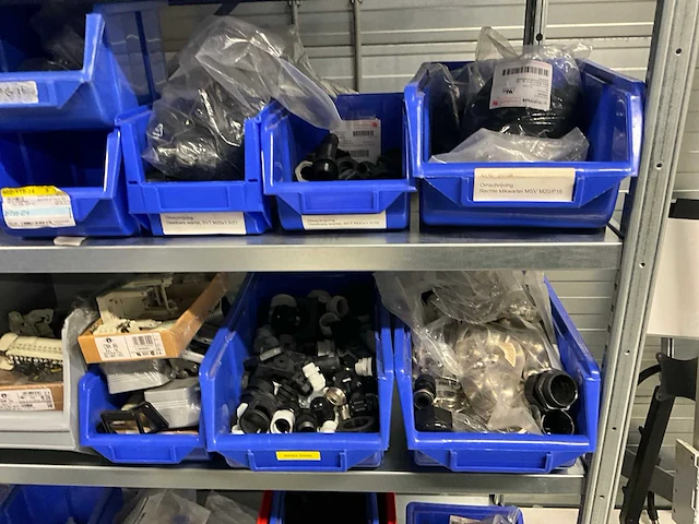 Partij kabels en snoeren - afbeelding 15 van  24