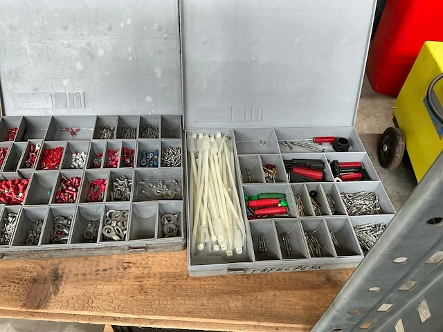 Partij kabelschoenen - afbeelding 1 van  5