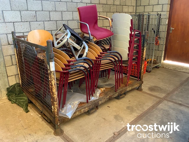 Partij kantinestoelen - circa 36 stuks - afbeelding 1 van  4