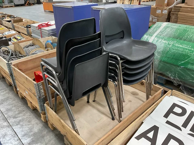 Partij kantinestoelen, 10 stuks - afbeelding 1 van  2