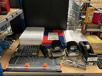 Partij kantoorartikelen, printer en monitor - afbeelding 2 van  7