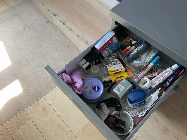 Partij kantoorinventaris - afbeelding 25 van  46