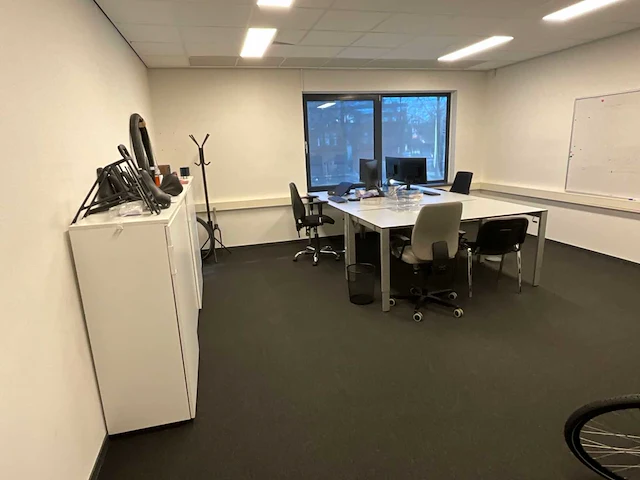 Partij kantoorinventaris - afbeelding 1 van  13
