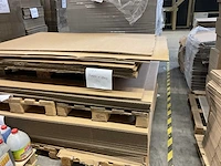 Partij karton, dozen en papier - afbeelding 7 van  16