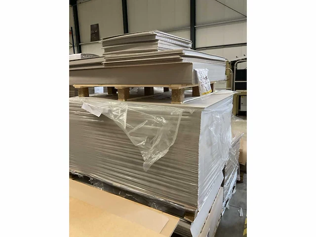 Partij karton, dozen en papier - afbeelding 8 van  16