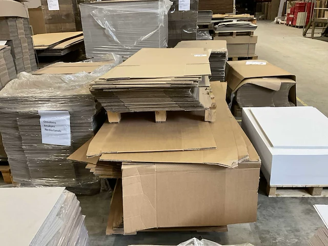 Partij karton, dozen en papier - afbeelding 15 van  16