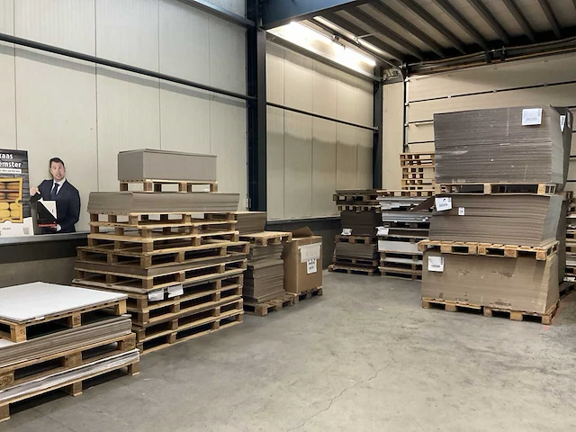 Partij karton en papier - afbeelding 1 van  11