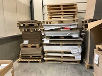 Partij karton en papier - afbeelding 8 van  11