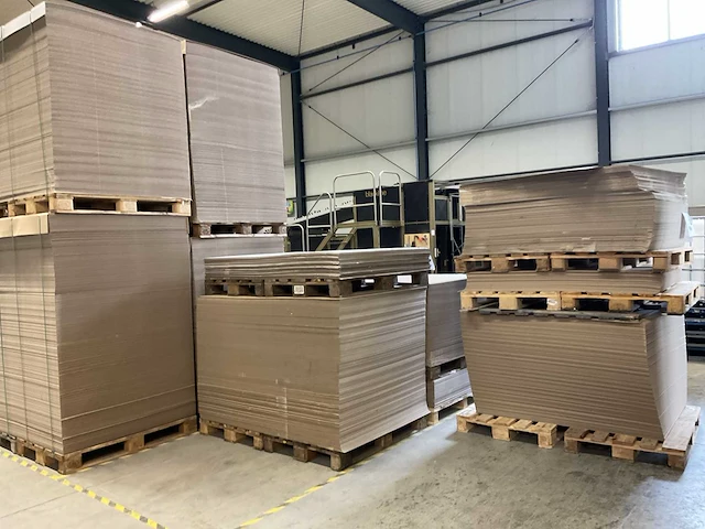 Partij karton - afbeelding 6 van  6