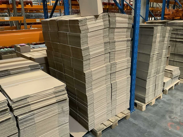 Partij kartonnen dozen - 16x pallet - afbeelding 4 van  16