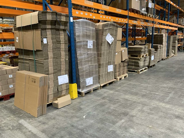 Partij kartonnen dozen - 16x pallet - afbeelding 1 van  16
