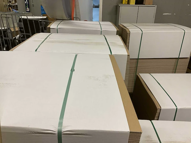Partij kartonnen dozen en vellen - afbeelding 8 van  11