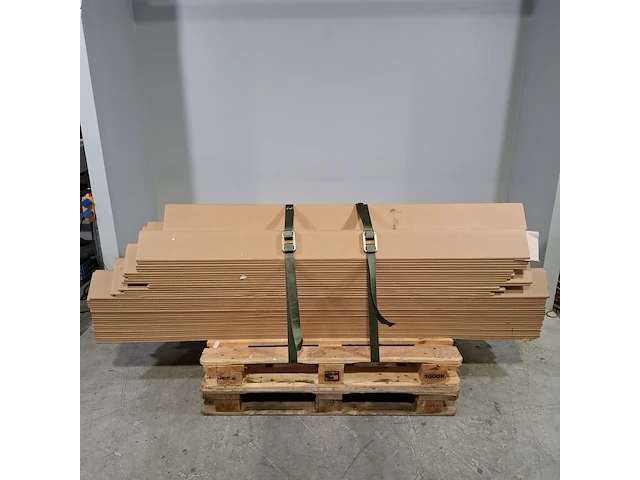 Partij kartonnen hoekprofielen , cordstrap - afbeelding 1 van  6