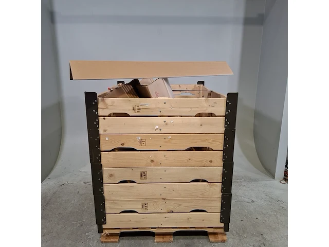 Partij kartonnen hoekprofielen, cordstrap - afbeelding 1 van  8