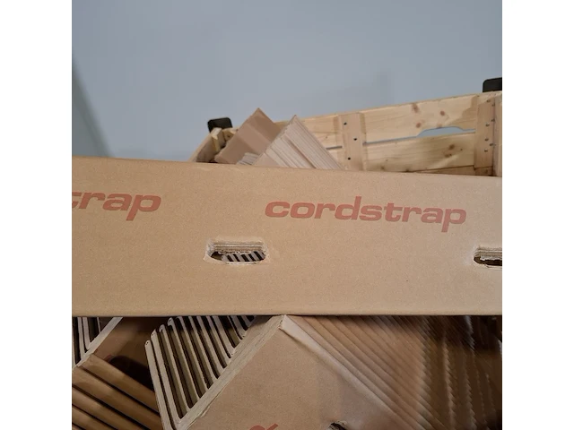 Partij kartonnen hoekprofielen, cordstrap - afbeelding 5 van  8