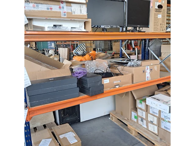 Partij kassa systeem schermen en accessoires, diverse merken - afbeelding 1 van  10