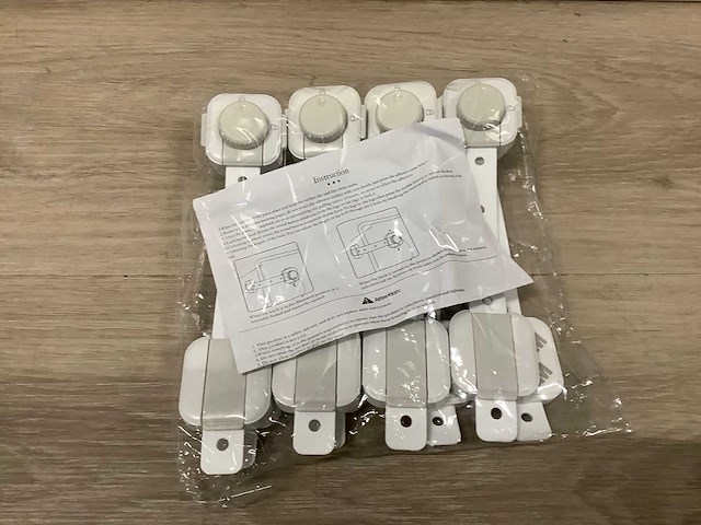 Partij kast kindersloten - afbeelding 1 van  3