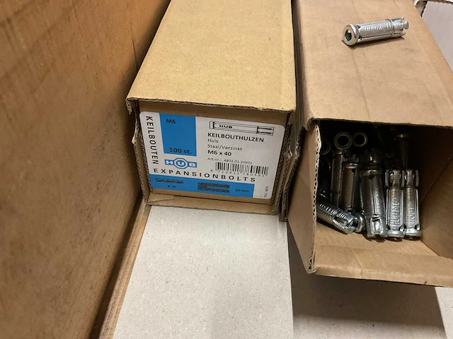 Partij keilbouten en -hulzen, 15 dozen - afbeelding 2 van  5