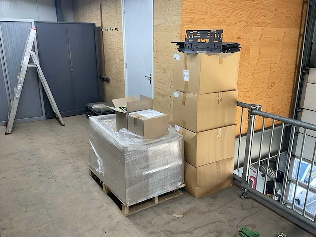 Partij kentekenhouders en folders - afbeelding 1 van  4