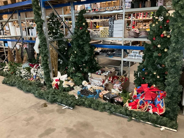 Partij kerstversiering - afbeelding 1 van  9