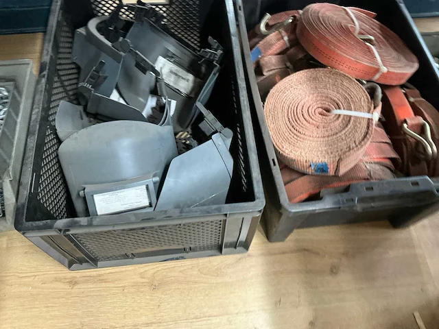 Partij ketting, vleugelbouten en divers - afbeelding 3 van  6
