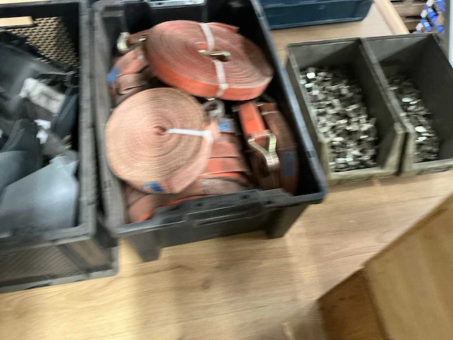 Partij ketting, vleugelbouten en divers - afbeelding 4 van  6