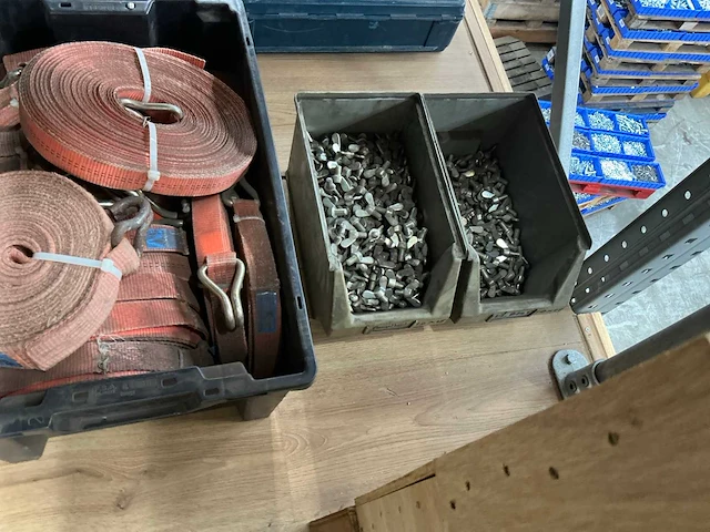 Partij ketting, vleugelbouten en divers - afbeelding 6 van  6
