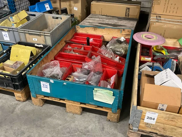 Partij kettingen en onderdelen - afbeelding 1 van  8
