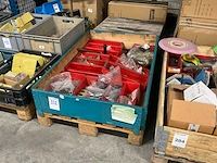 Partij kettingen en onderdelen - afbeelding 1 van  8