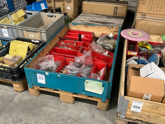 Partij kettingen en onderdelen - afbeelding 1 van  8