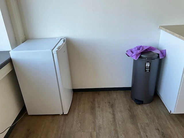Partij keukenapparatuur en benodigdheden - afbeelding 3 van  10