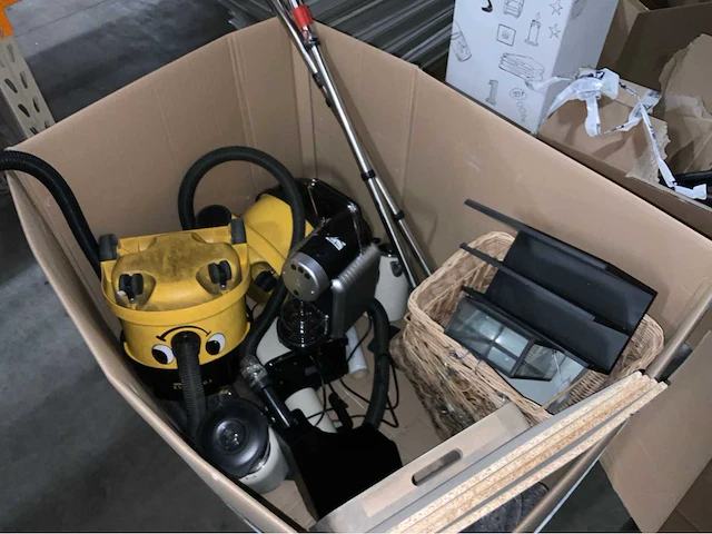 Partij keukenbenodigdheden - afbeelding 1 van  7